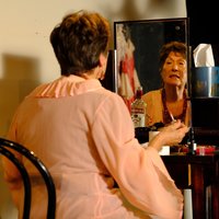 DIVEN STERBEN EINSAM (und erst, wenn sie gut ausgeleuchtet sind)