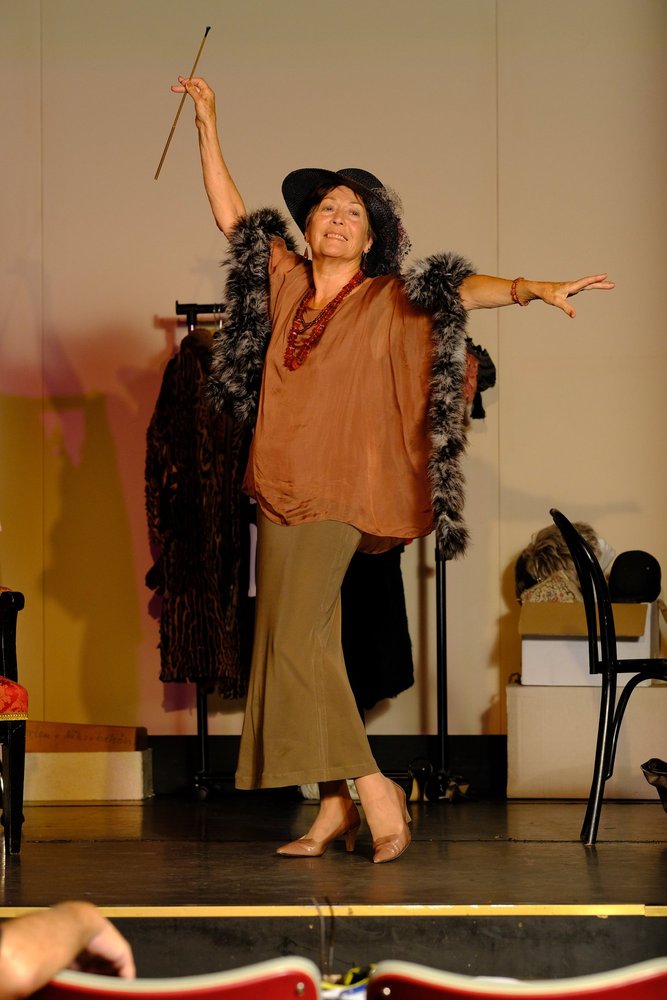 DIVEN STERBEN EINSAM (und erst, wenn sie gut ausgeleuchtet sind)