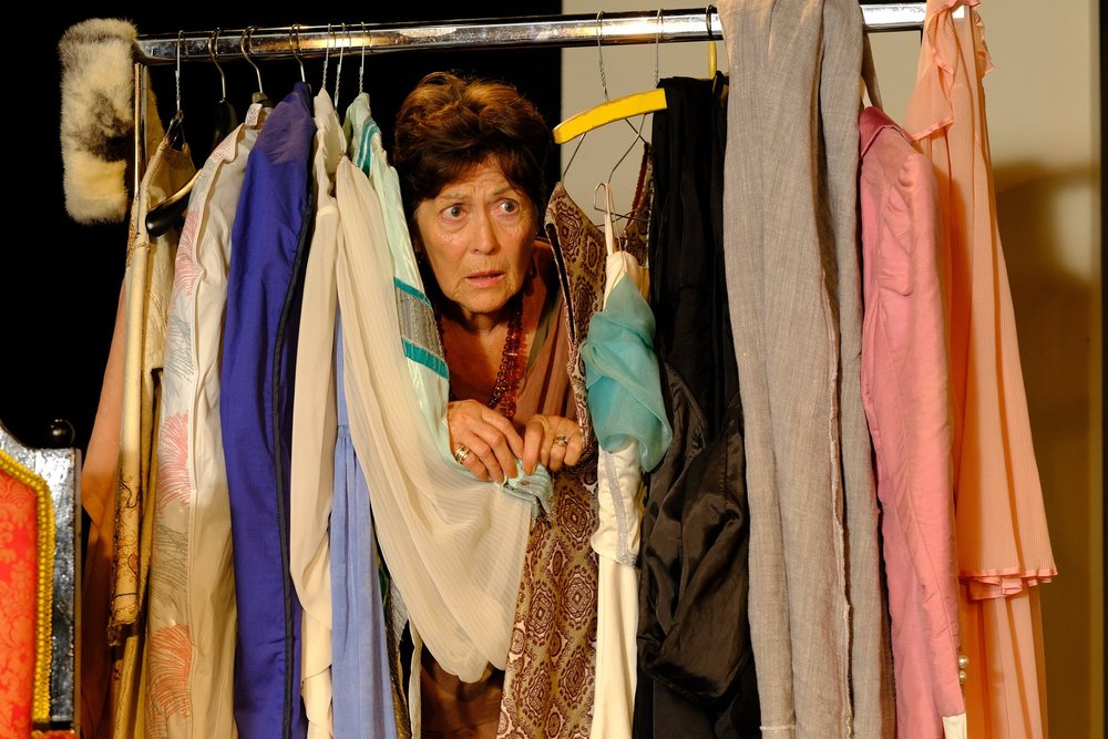 DIVEN STERBEN EINSAM (und erst, wenn sie gut ausgeleuchtet sind)